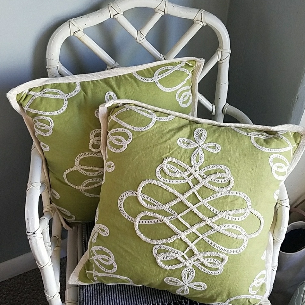 Pier 1-Set of 2 green linen pillows with b…